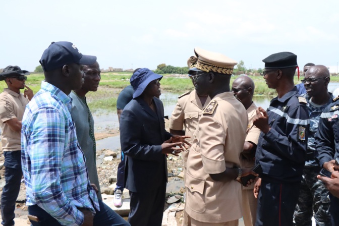 Inondations à Sangalkam:  Le ministre Oumar Gueye en visite de terrain préconise des solutions urgentes