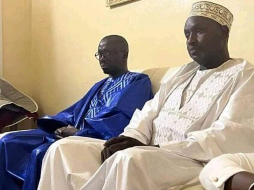 Magal Touba 2022 : Ousmane Sonko et leaders de la coalition Yewwi Askan wi dans la ville sainte Magal Touba 2022 : Ousmane Sonko et leaders de la coalition Yewwi Askan wi dans la ville sainte