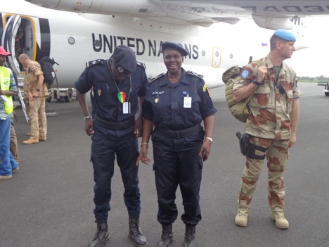 Le beau sourire d'Anna Sémou Faye en tournée d'inspection au Mali