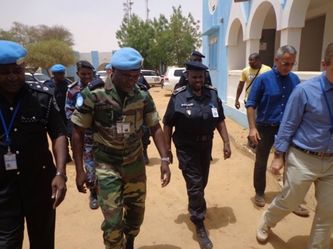 Le beau sourire d'Anna Sémou Faye en tournée d'inspection au Mali