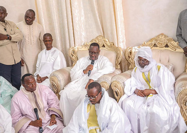 Magal / Macky Sall à Touba : «Le travail et le bavardage ne vont pas de pair» Magal / Macky Sall à Touba : «Le travail et le bavardage ne vont pas de pair»