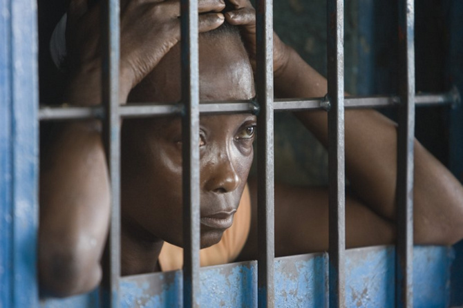 Vol en réunion commis la nuit : Une jeune fille de 18 ans condamnée à trois mois de prison