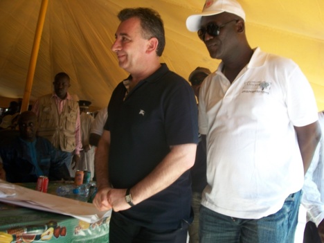 FRANK TIMIS – EMPEREUR DE LA ZONE MINIERE ET PETROLIERE D'AFRIQUE DE L'OUEST SE REND EN SIERRA LEONE ET AFFIRME QUE C'EST TOUJOURS UNE OPPORTUNITE D'AFFAIRES MALGRE LA MENACE D'EBOLA