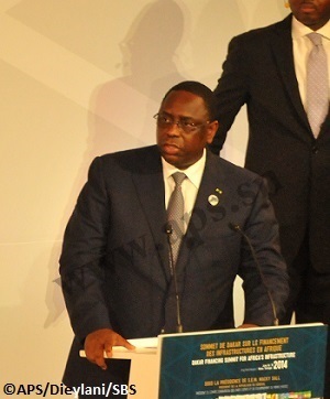 Photos - Le Président Macky Sall présente ses condoléances à Adja Marême Hanne