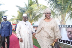 Pour son premier séjour à la résidence secondaire de Poponguine, Macky Sall débarque en père noël !