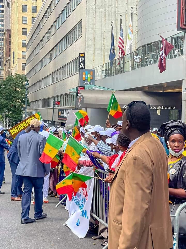 New York: Un accueil chaleureux réservé au Chef de l'État et à la Première Dame (Vidéo et Photos) New York: Un accueil chaleureux réservé au Chef de l'État et à la Première Dame (Vidéo et Photos)