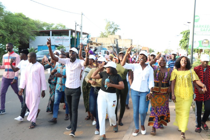 Sangalkam: Une foule en liesse accueille le Ministre Oumar Gueye