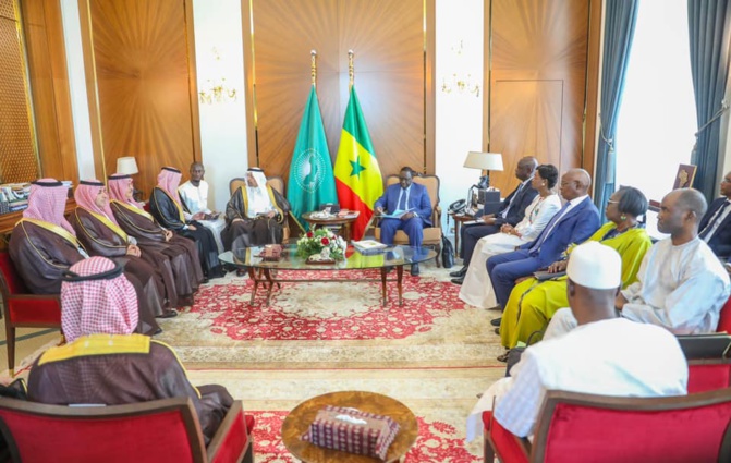 Coopération : Le ministre saoudien du Commerce et de l'Investissement reçu par le Président Sall Coopération : Le ministre saoudien du Commerce et de l'Investissement reçu par le Président Sall