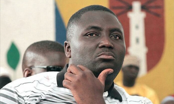 Bamba Fall et les dames du groupe Whatsapp «Kaay Maa Deylaa»