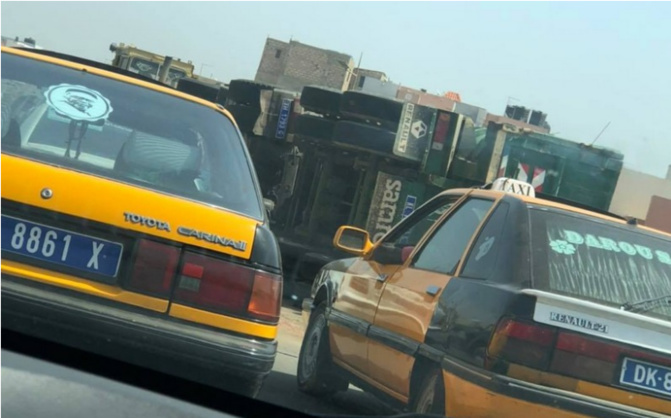 Accident à Grand Mbao: Un camion se renverse sur un taxi, des morts enregistrés