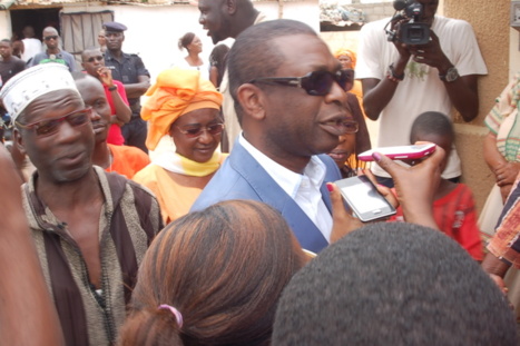  Le leader de "Fekké Maci Bollé", Youssou Ndour a voté ce matin à l'école Nafissatou Niang de la Médina