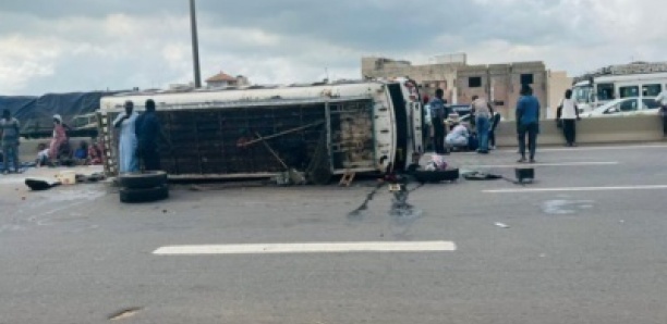 Autoroute: Un car Ndiaga-Ndiaye se renverse et fait plusieurs blessés