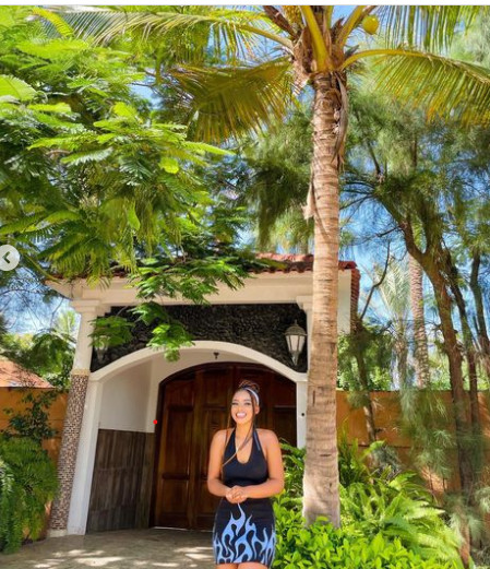 Les nouveaux clichés de Maty Smith, la petite sœur d'Astar, qui secouent la toile (Photos) Les nouveaux clichés de Maty Smith, la petite sœur d'Astar, qui secouent la toile (Photos)