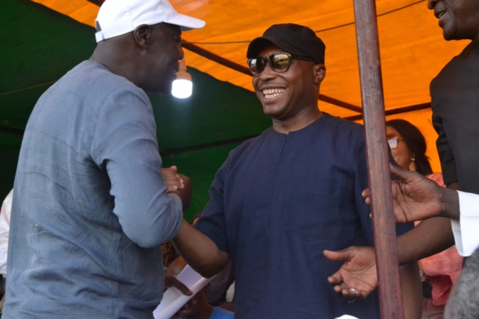 Infrastructures sportives : Barthélémy Dias réceptionne le terrain en gazon synthétique de Castors Infrastructures sportives : Barthélémy Dias réceptionne le terrain en gazon synthétique de Castors