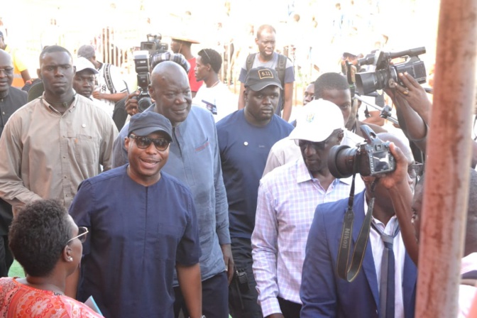 Infrastructures sportives : Barthélémy Dias réceptionne le terrain en gazon synthétique de Castors Infrastructures sportives : Barthélémy Dias réceptionne le terrain en gazon synthétique de Castors