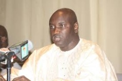 Ayant perdu trois parents dans un accident, les familles religieuses du Sénégal se bousculent au domicile du ministre Aly Ngouille Ndiaye pour le réconforter
