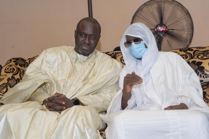 Rappel à Dieu de Serigne Abdou Rahmane Abdoul Khoudoss : une forte délégation envoyée par le Chef de l’état était à Darou Mouhty. Rappel à Dieu de Serigne Abdou Rahmane Abdoul Khoudoss : une forte délégation envoyée par le Chef de l’état était à Darou Mouhty.