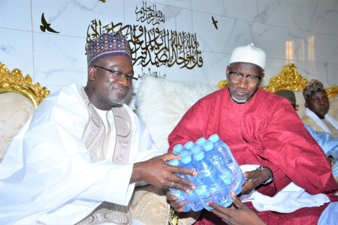 Investissements pour un bon déroulement du Gamou à Tivaouane et à Kaolack : Prières et remerciements des familles religieuses au Directeur général de la Sénélec Investissements pour un bon déroulement du Gamou à Tivaouane et à Kaolack : Prières et remerciements des familles religieuses au Directeur général de la Sénélec