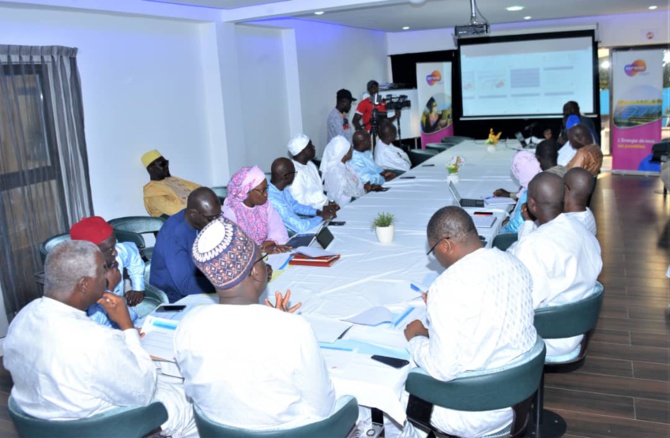 Investissements pour un bon déroulement du Gamou à Tivaouane et à Kaolack : Prières et remerciements des familles religieuses au Directeur général de la Sénélec Investissements pour un bon déroulement du Gamou à Tivaouane et à Kaolack : Prières et remerciements des familles religieuses au Directeur général de la Sénélec