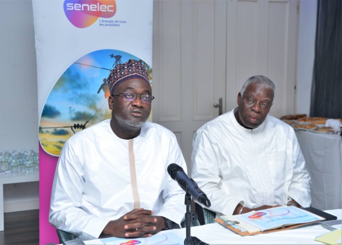 Investissements pour un bon déroulement du Gamou à Tivaouane et à Kaolack : Prières et remerciements des familles religieuses au Directeur général de la Sénélec Investissements pour un bon déroulement du Gamou à Tivaouane et à Kaolack : Prières et remerciements des familles religieuses au Directeur général de la Sénélec