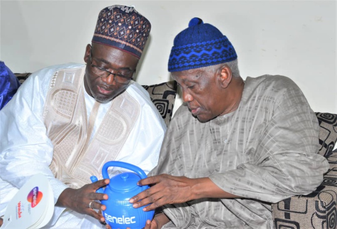 Investissements pour un bon déroulement du Gamou à Tivaouane et à Kaolack : Prières et remerciements des familles religieuses au Directeur général de la Sénélec Investissements pour un bon déroulement du Gamou à Tivaouane et à Kaolack : Prières et remerciements des familles religieuses au Directeur général de la Sénélec