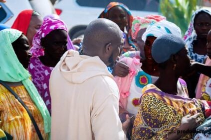 Photos / Gamou de Tivaouane: Le geste très noble d’Aziz Alé Ndiaye