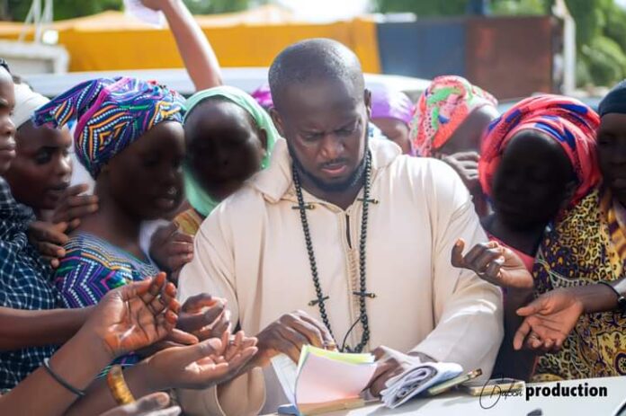 Photos / Gamou de Tivaouane: Le geste très noble d’Aziz Alé Ndiaye