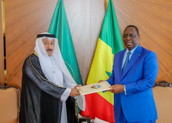 Koweit, Autriche, Canada et Ghana : Le président Macky a reçu hier 4 nouveaux ambassadeurs accrédités à Dakar Koweit, Autriche, Canada et Ghana : Le président Macky a reçu hier 4 nouveaux ambassadeurs accrédités à Dakar