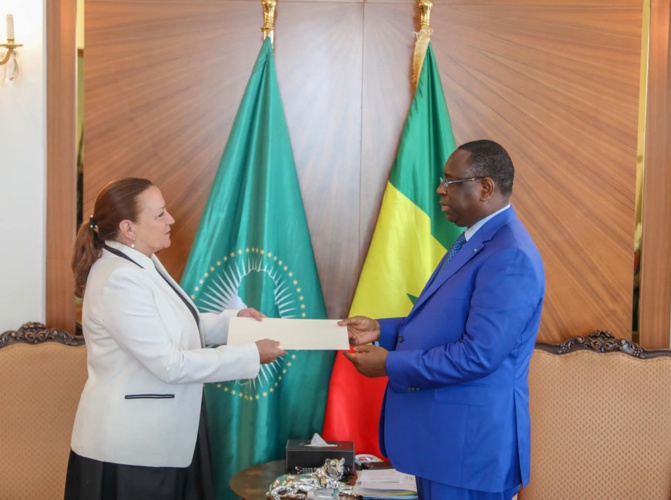 Koweit, Autriche, Canada et Ghana : Le président Macky a reçu hier 4 nouveaux ambassadeurs accrédités à Dakar Koweit, Autriche, Canada et Ghana : Le président Macky a reçu hier 4 nouveaux ambassadeurs accrédités à Dakar