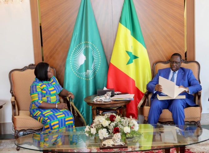 Koweit, Autriche, Canada et Ghana : Le président Macky a reçu hier 4 nouveaux ambassadeurs accrédités à Dakar Koweit, Autriche, Canada et Ghana : Le président Macky a reçu hier 4 nouveaux ambassadeurs accrédités à Dakar