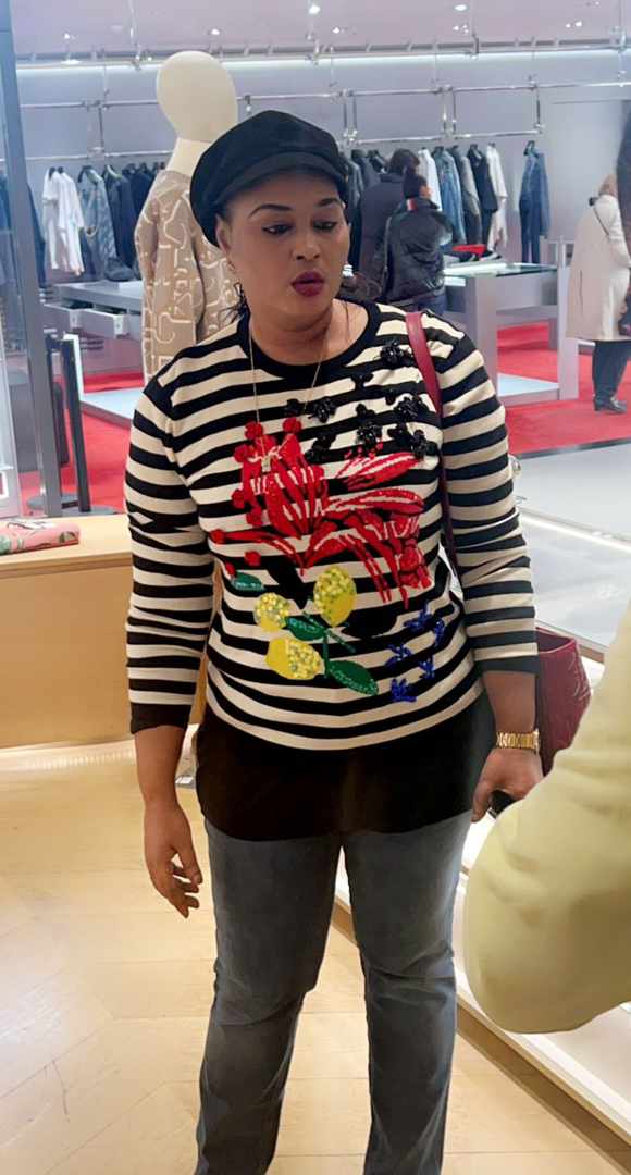 Moumy Kébé, une dame, qui ne fait pas son...âge ! Moumy Kébé, une dame, qui ne fait pas son...âge !