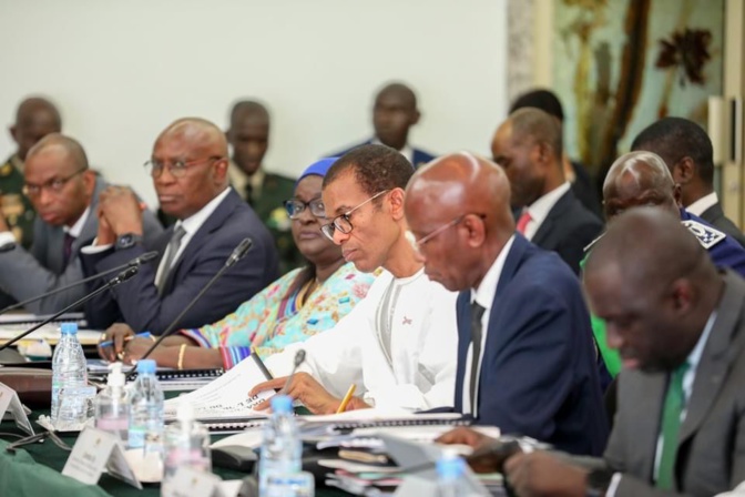 Séminaire gouvernemental / Conduite à tenir dans l'exercice de leurs fonctions : Les ministres libérés à...4h du matin Séminaire gouvernemental / Conduite à tenir dans l'exercice de leurs fonctions : Les ministres libérés à...4h du matin