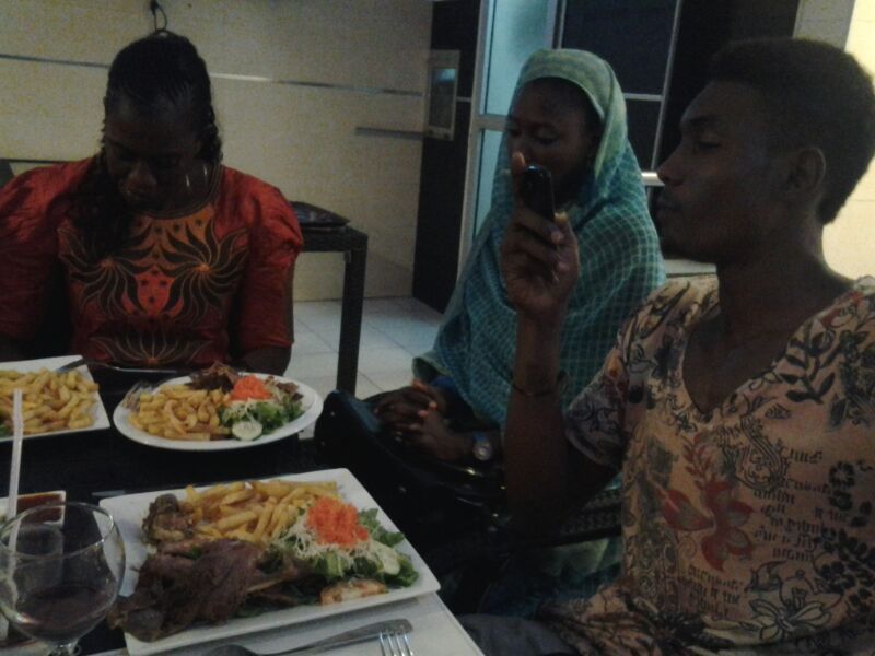 Anniversaire: Aïcha Diouf de Sen Tv fêtée par ses collègues 
