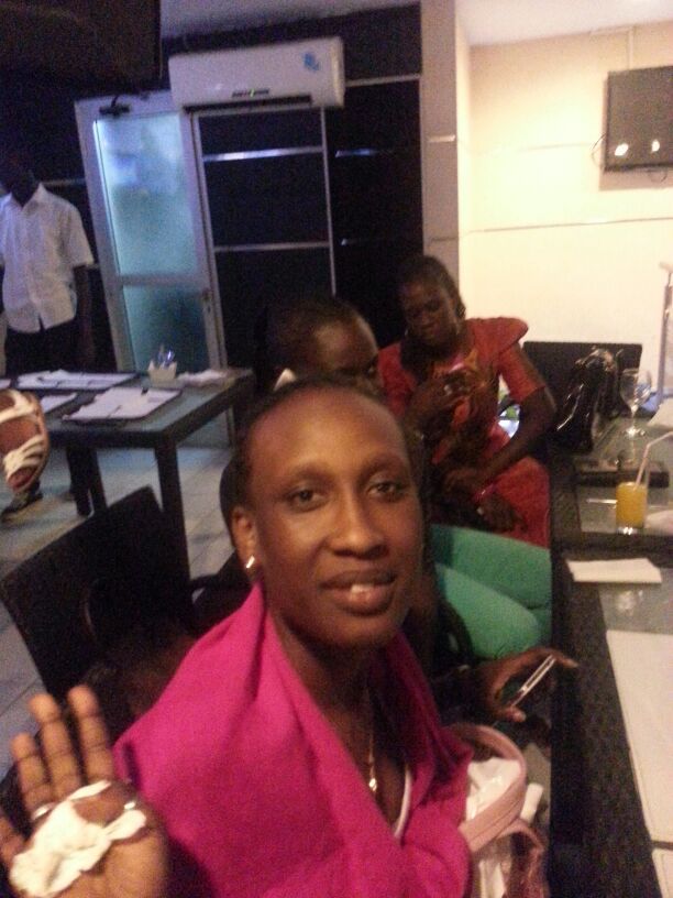 Anniversaire: Aïcha Diouf de Sen Tv fêtée par ses collègues 