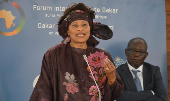 Forum Paix et sécurité en Afrique : Aïssata Tall Sall et ses supporters Forum Paix et sécurité en Afrique : Aïssata Tall Sall et ses supporters