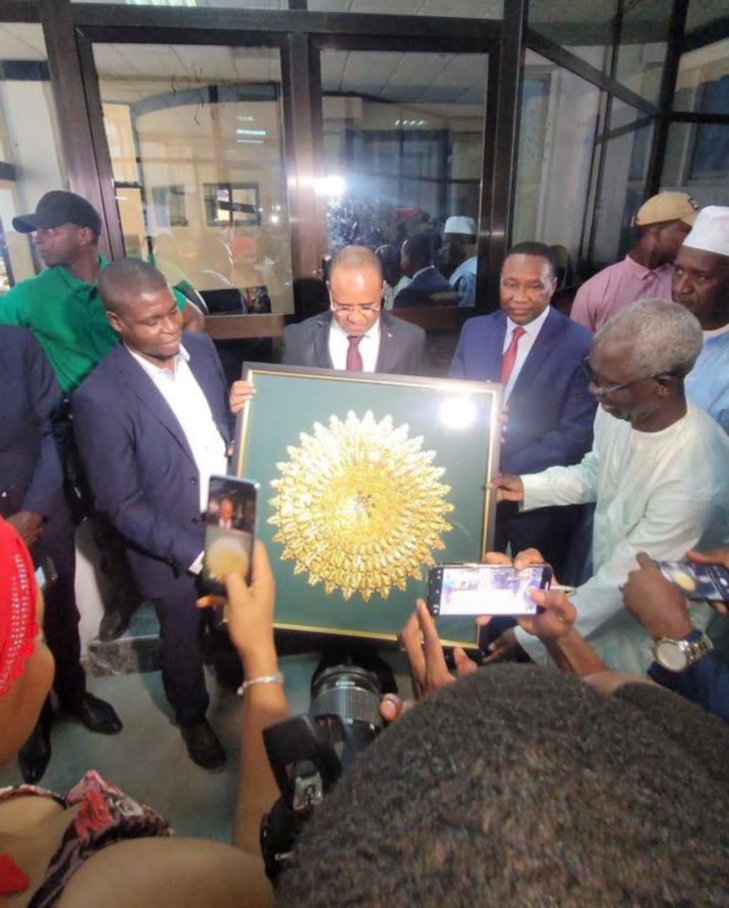 Photos / Poste: La passation de service entre Abdoulaye Bibi Baldé et Mohamadou Diaité, s’est bien passée Photos / Poste: La passation de service entre Abdoulaye Bibi Baldé et Mohamadou Diaité, s’est bien passée