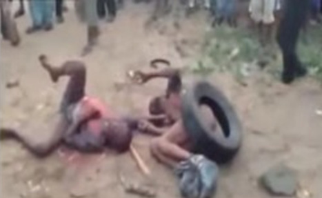 [Âmes sensibles s'abstenir] NIGÉRIA : Deux homosexuels battus à mort et brûlés (VIDEO)