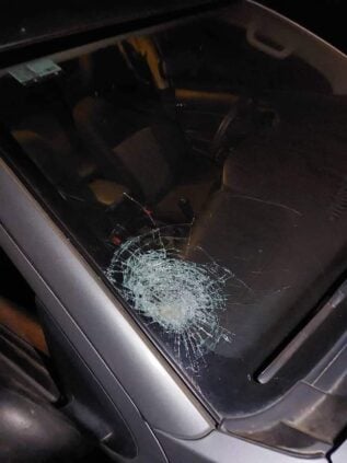 Photos / Convoi de Ousmane Sonko attaqué : Les images de l’agression publiées