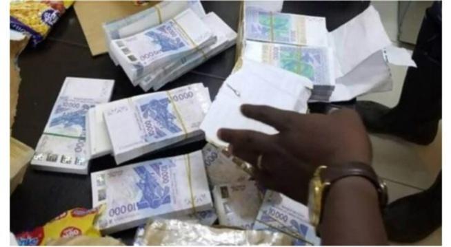Faux billets: Le fils de Mbaye Ndiaye arrêté avec 1 milliard FCfa Faux billets: Le fils de Mbaye Ndiaye arrêté avec 1 milliard FCfa