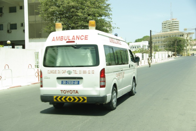 PHOTOS: L’ambulance ramène Bibo à la clinique du cap