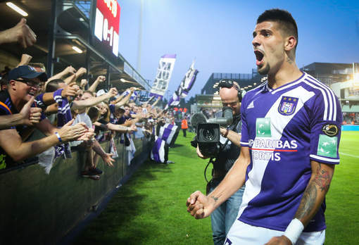 Mitrovic-Suarez, ça fait déjà des dégâts
