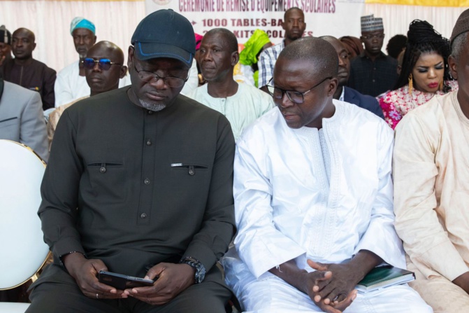 Fournitures et équipements solaires : Papa Mademba Bitèye offre 1000 tables-bancs et 2500 kits scolaires aux écoles de Kaolack Fournitures et équipements solaires : Papa Mademba Bitèye offre 1000 tables-bancs et 2500 kits scolaires aux écoles de Kaolack