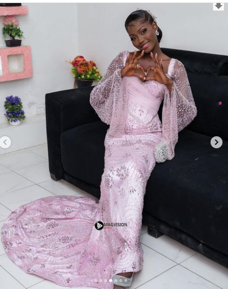 Mariage de Dieyla Guèye: La chanteuse s'affiche toute joyeuse (Photos) Mariage de Dieyla Guèye: La chanteuse s'affiche toute joyeuse (Photos)