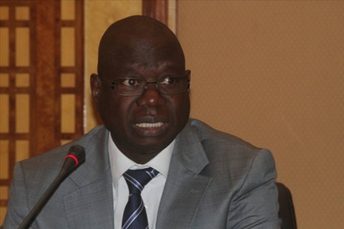 Affaire troisième mandat: Pourquoi a-t-on peur de la candidature de Macky SALL ? (Pr Dr Augustin Tine) Affaire troisième mandat: Pourquoi a-t-on peur de la candidature de Macky SALL ? (Pr Dr Augustin Tine)