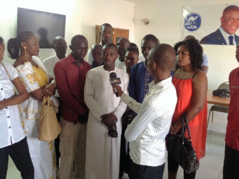 MALIK (Macky libère Karim) se sent morveux et s’arrache le nez - Par Moustapha Mbaye 