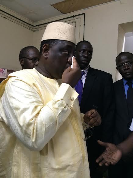 En visite chez les étudiants blessés, Macky Sall s’attire les foudres d’un vieux 