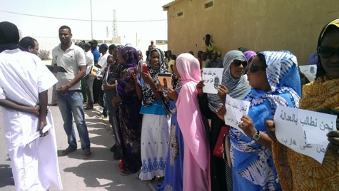 Le sit in de protestation des amis de Kane devant le palais de justice de Nouadhibou