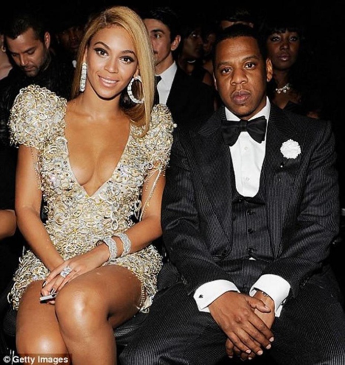 MTV VMA 2014 : Beyoncé avec Jay Z et Blue Ivy, showgirl divine et émue