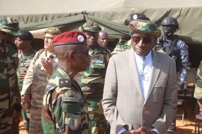 Manœuvre nationale « Ferlo 2022 » : Me SidikiKaba, le MFA, a présidé la journée VIP Manœuvre nationale « Ferlo 2022 » : Me SidikiKaba, le MFA, a présidé la journée VIP