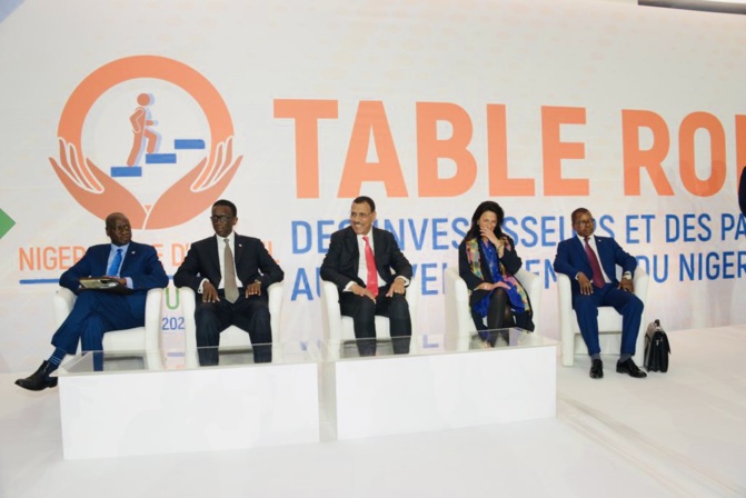 Table-ronde des investisseurs et des partenaires au développement du Niger : Amadou Bâ était de la partie Table-ronde des investisseurs et des partenaires au développement du Niger : Amadou Bâ était de la partie